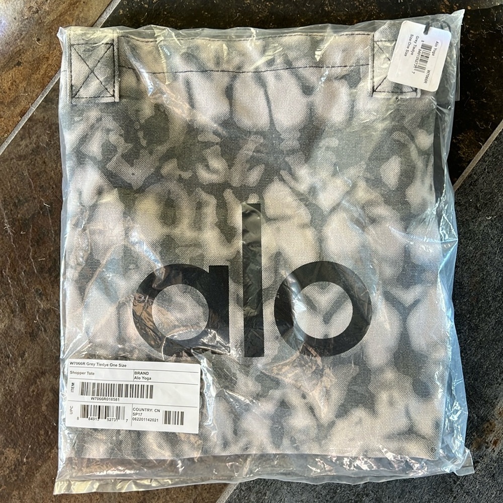 NEW Alo Yoga Bag